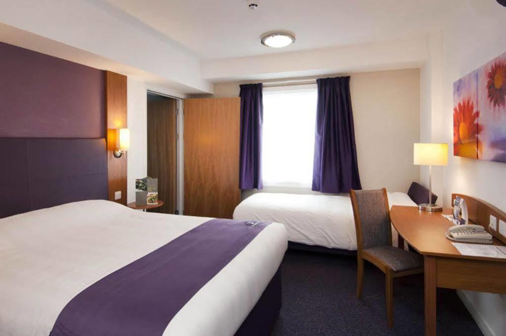 Premier Inn ביסטר מראה חיצוני תמונה